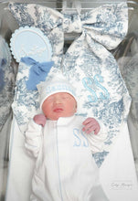 Load image into Gallery viewer, Baby Announcement Scalloped with Bottom Bow
