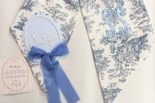 Load image into Gallery viewer, Baby Announcement Scalloped with Bottom Bow
