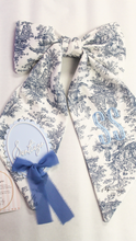 Load image into Gallery viewer, Baby Announcement Scalloped with Bottom Bow
